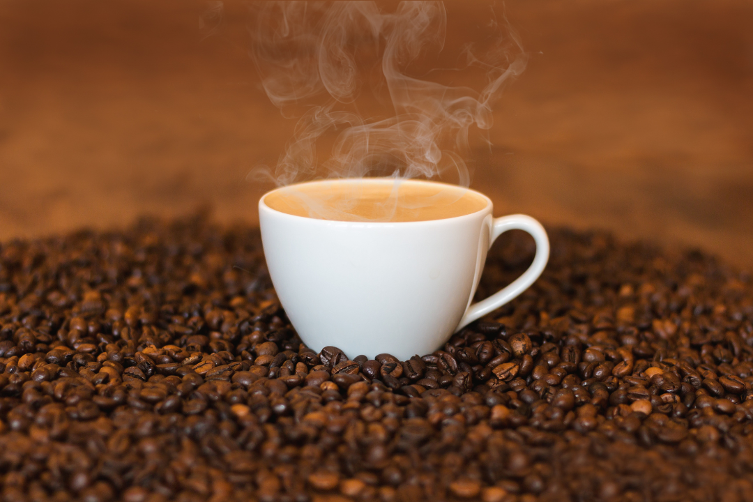 Imagen principal: muele y prepara cafe sin cafetera
